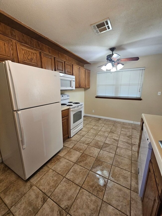 Building Photo - (3) Bed/(2) Bath in Core Norman Avail NOW!