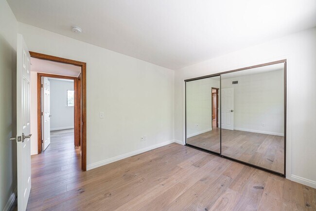 Building Photo - Beautifully Renovated Woodland Hills Home