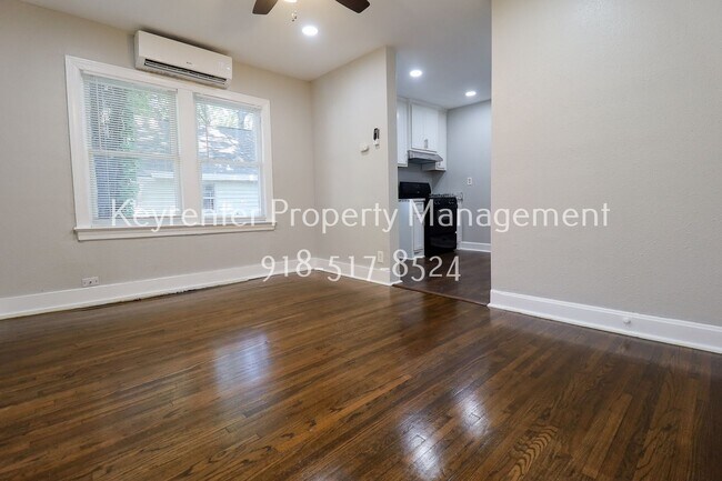 Building Photo - 345 S Zunis Ave