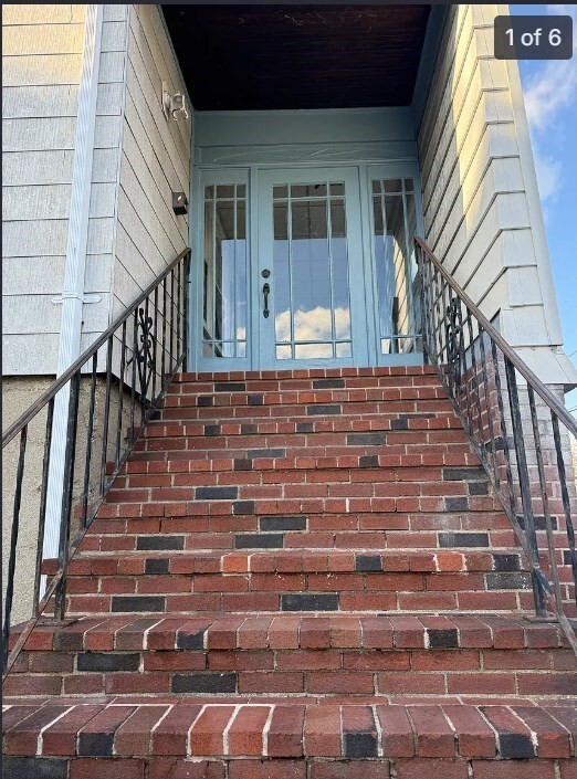 Building Photo - 483 Newport Ave