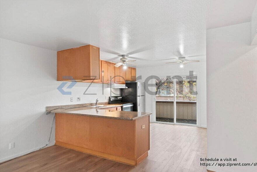 Building Photo - 27070 Manon Ave