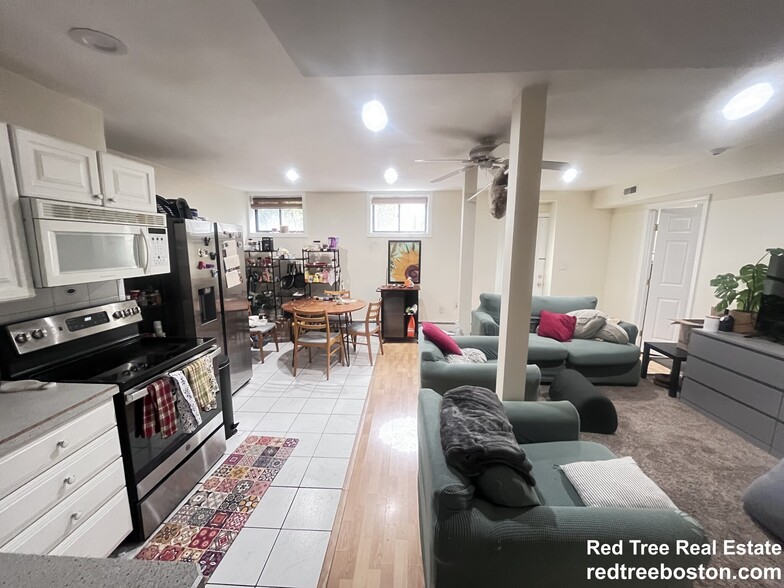 Building Photo - 12 Dean Rd