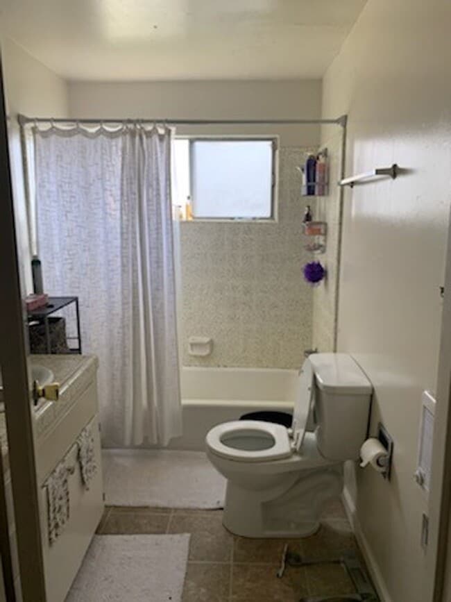 Building Photo - 930-936 Chestnut St