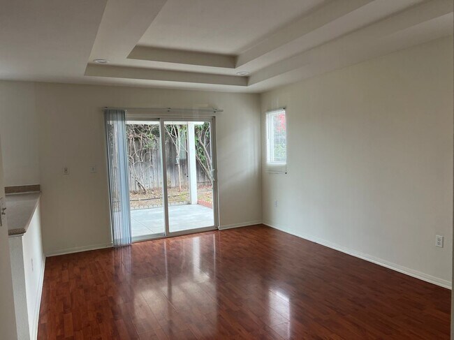 Building Photo - 12038 Ratner St