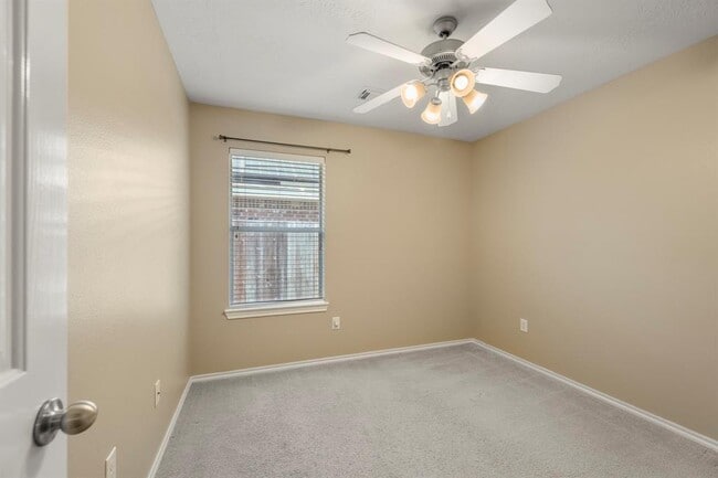 Building Photo - 5030 Birch Manor Ln