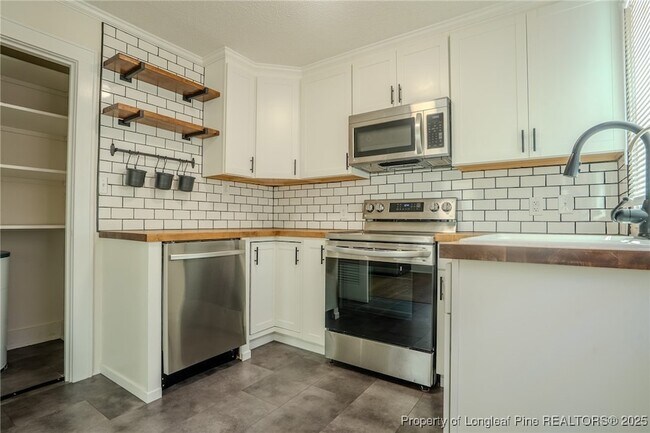 Building Photo - 120 Kirkland Dr