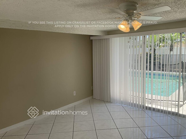 Building Photo - 981 Porter Dr