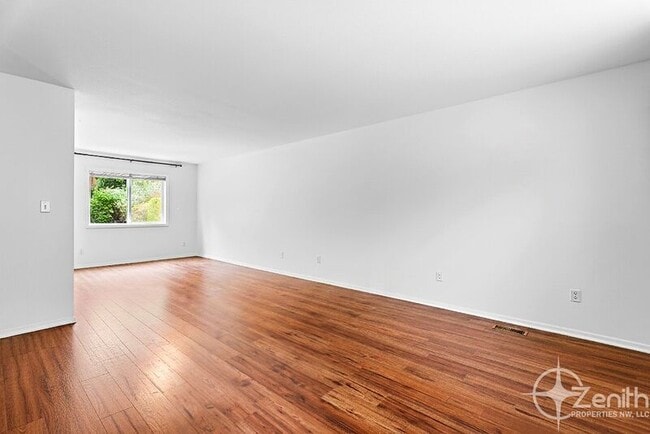 Building Photo - 9415 NW 28th Ct