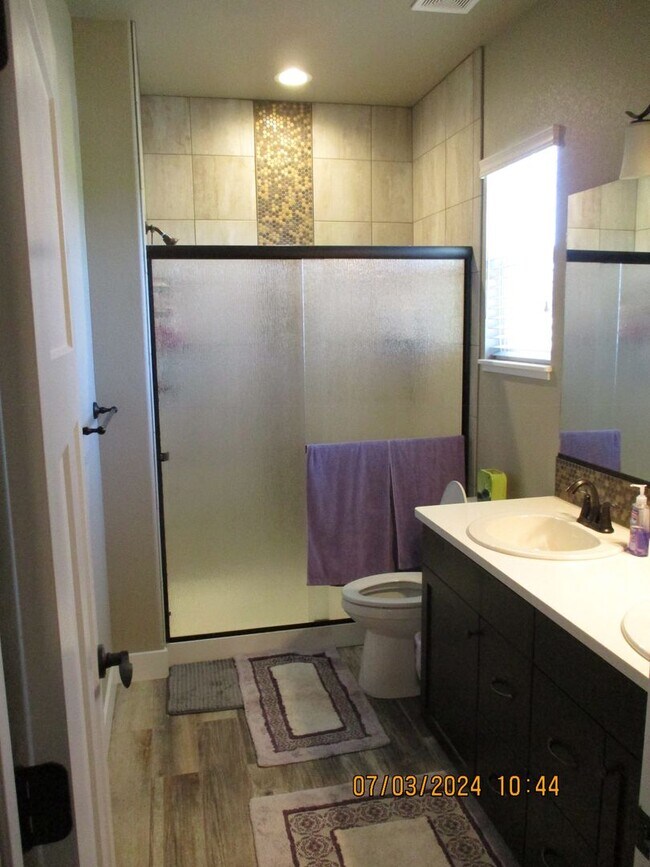 Building Photo - Dog Friendly! Beautiful 3 Bedroom, 2 Bath Ranch in Berthoud!