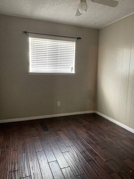 Bedroom 3 - 137 Lullwood Dr