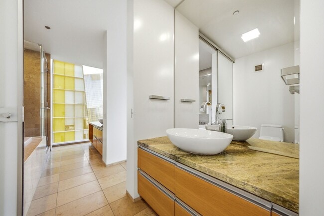 Building Photo - Veer Towers 2408E- North Strip/City Views from this Stunning 1Bd Residence