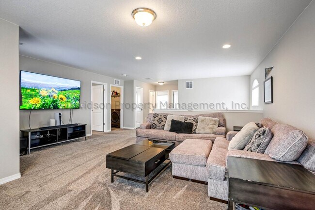 Building Photo - 8747 Bynum Dr