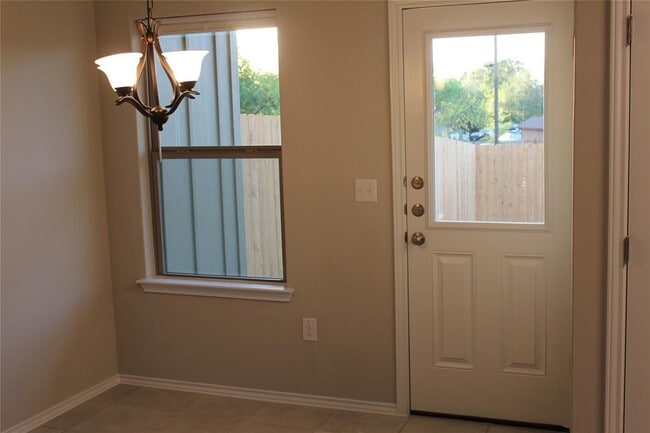 Building Photo - 1220 Garland Rd