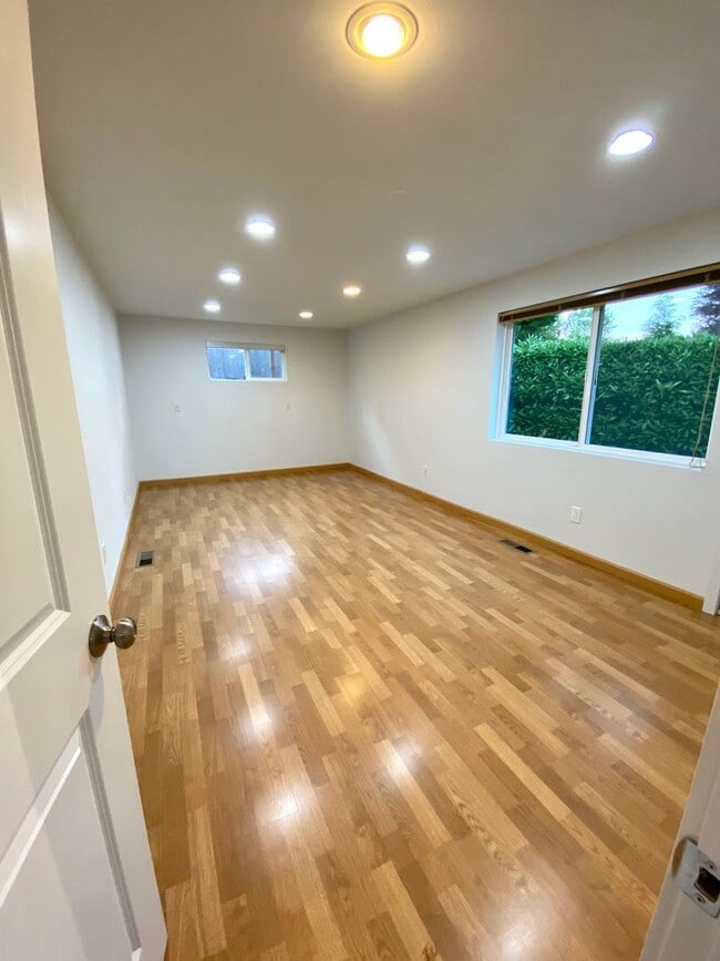 Building Photo - 3bd/1ba House in Bellevue