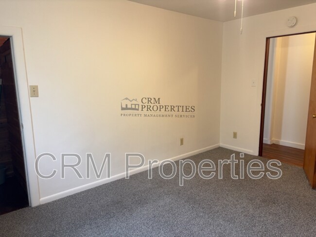 Building Photo - 1107 W Walnut St