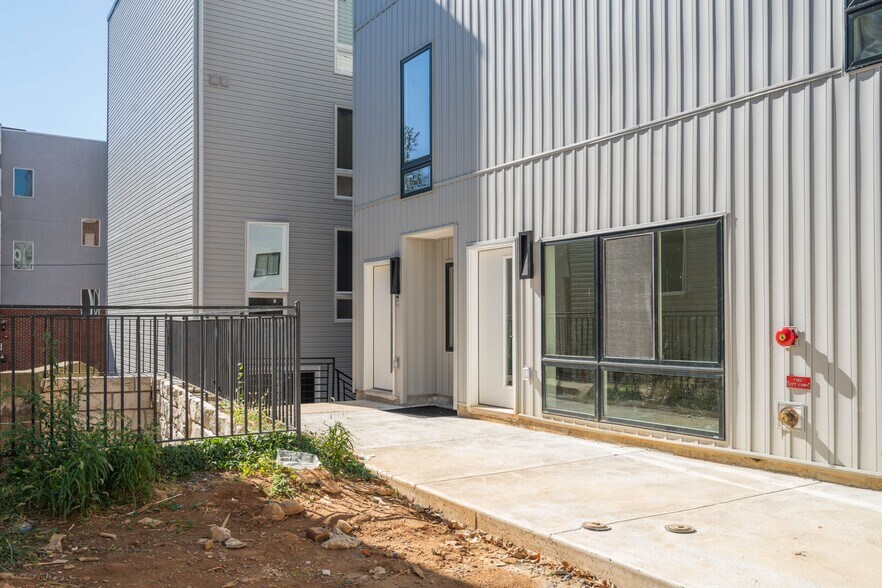 Building Photo - 1514 Master St