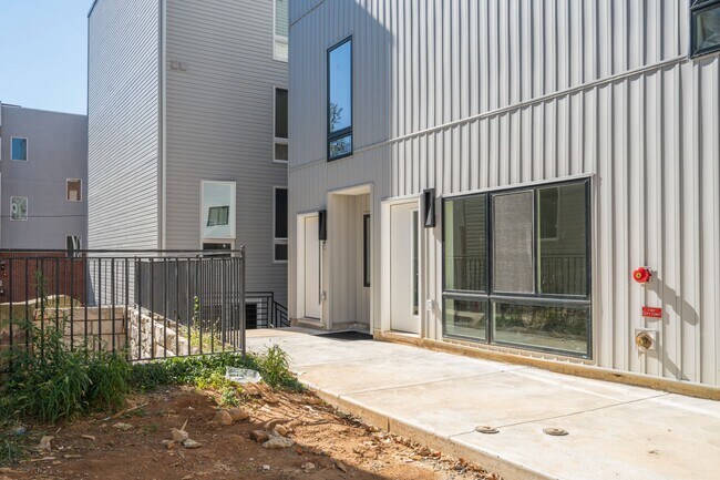 Building Photo - 1514 Master St