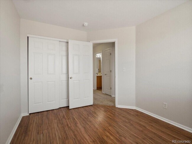 Building Photo - FABULOUS 3-BDRM, 3-BATH HOME IN GORGEOUS C...