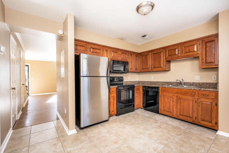 Building Photo - 102 Academy Square