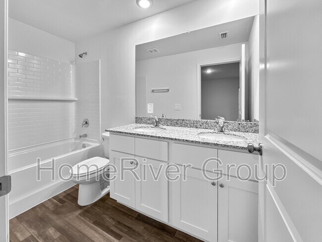 Building Photo - 4166 NW 40th Ave