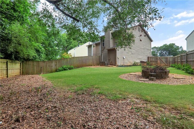 Building Photo - 1579 Springleaf Point SE