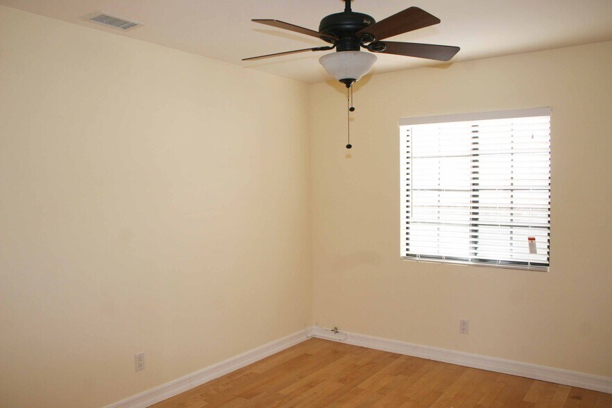 Building Photo - 6037 Comey Ave