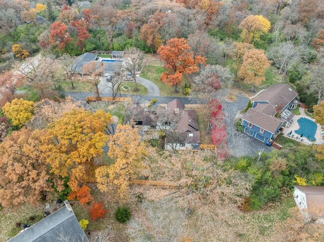 Building Photo - 15160 W Oak Spring Rd