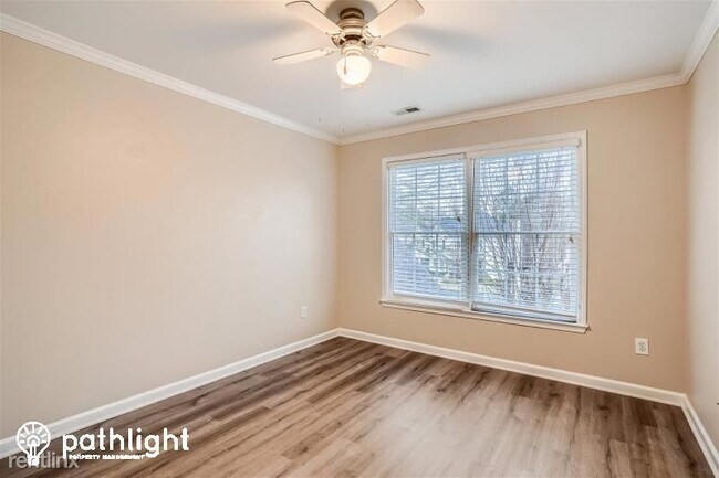Building Photo - 4 br, 2.5 bath House - 142 Piedmont Ln UNIT