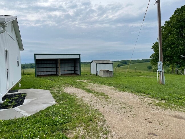 Building Photo - Country house retreat on 10 fenced acres for a hobby farm