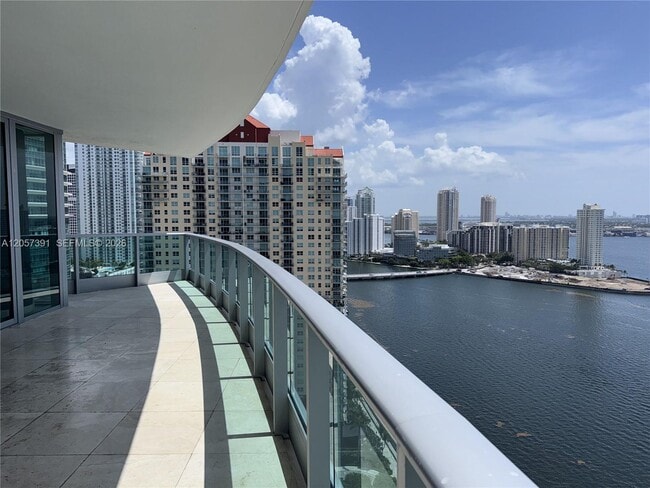 Building Photo - 1331 Brickell Bay Dr