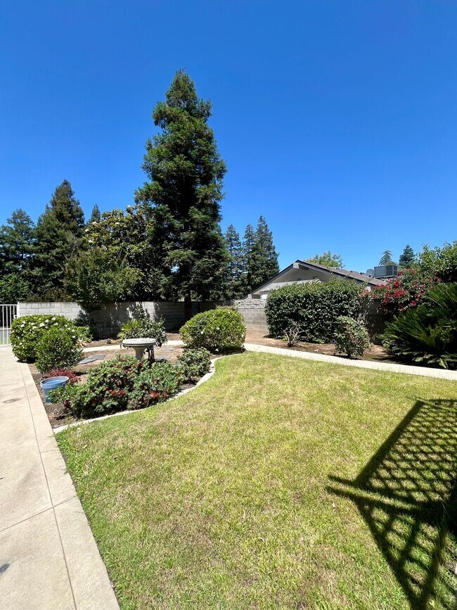 Building Photo - San Gabriel