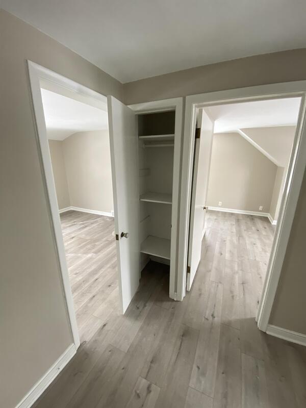 Building Photo - 903 Manomin Ave