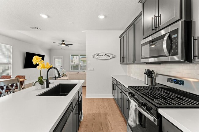 Building Photo - 8512 McKamy Dr