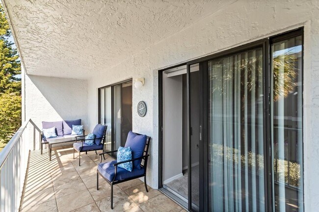 Building Photo - 719 Pinellas Bayway S