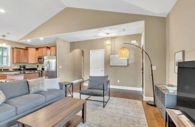 Building Photo - 319 Hampton Farms Trail