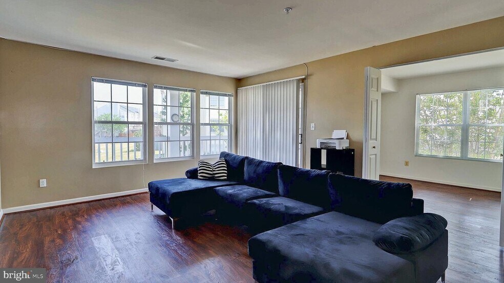 Building Photo - 8087 Lacy Dr