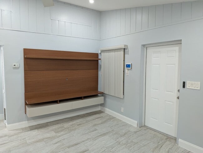 Building Photo - 2239 Polk St