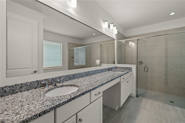 Building Photo - 8880 Redonda Dr