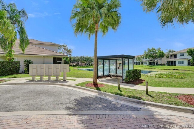 Building Photo - 606 W Circle Dr