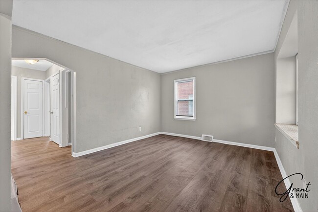 Building Photo - $1275 3 bedroom bungalow