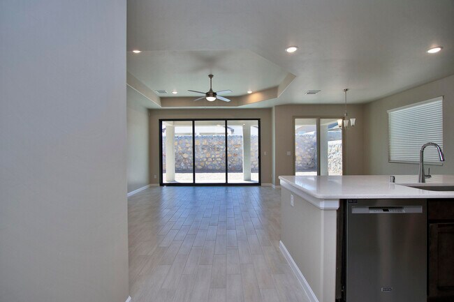 Building Photo - 729 C. Escondida