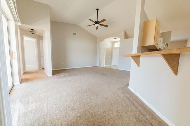Building Photo - 440 Savanna Pointe St