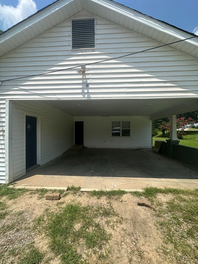 Building Photo - 171 Rudy Rd