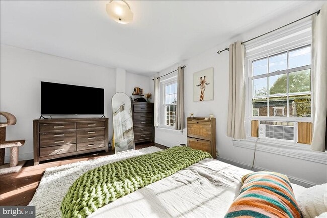 Building Photo - 131 E Union St