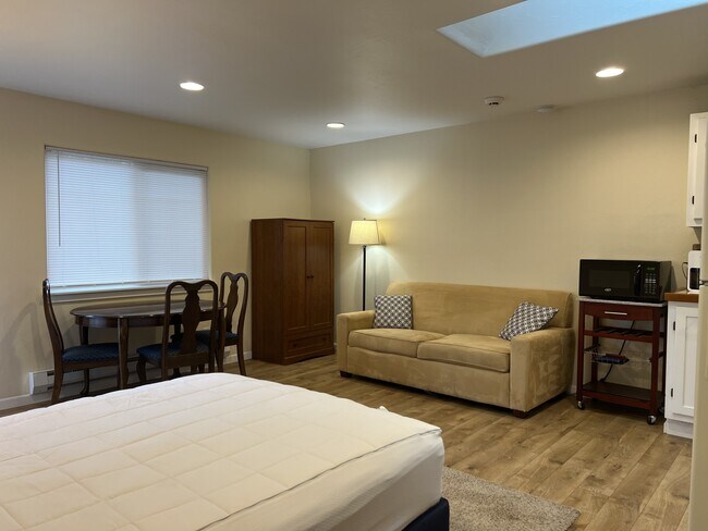 Building Photo - 769 Stagecoach Rd