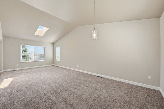 Building Photo - $2,620.95 with $300 off the first month's rent, 5 Beds - 3.5 Bath, Single Family Home in Colorado...