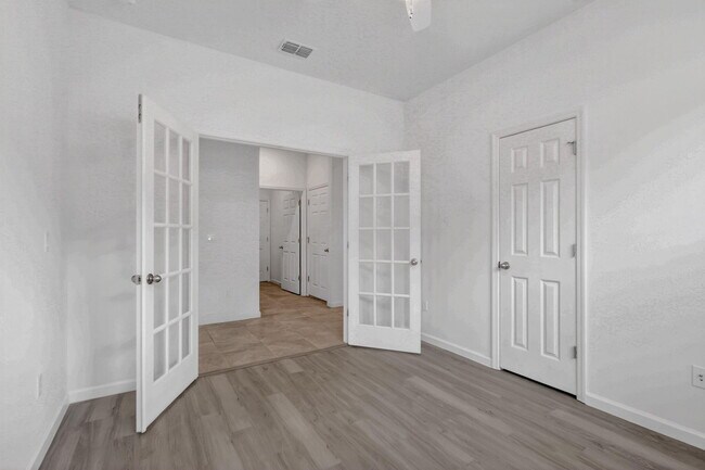 Building Photo - 10552 SW Toren Wy