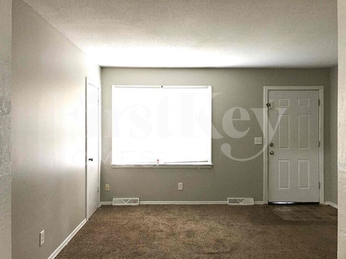 Building Photo - 7714 E 90th Terrace