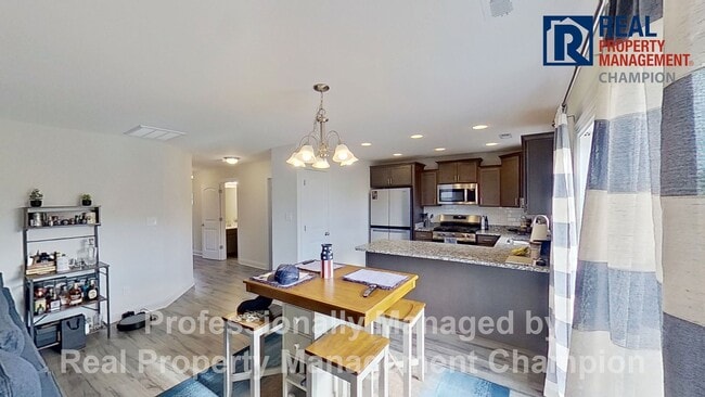 Building Photo - 225 Lookout Ln