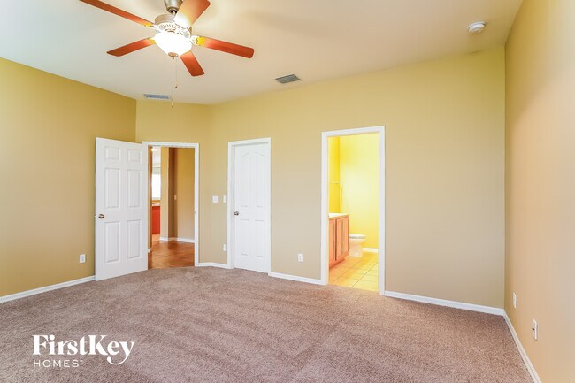 Building Photo - 16092 Badalona Dr